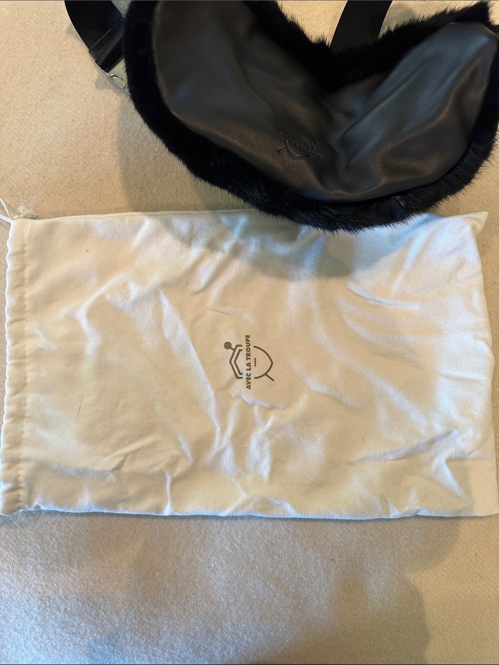 Avec La Troupe Mink Belt Bag w/dustbag - Picture 6 of 7